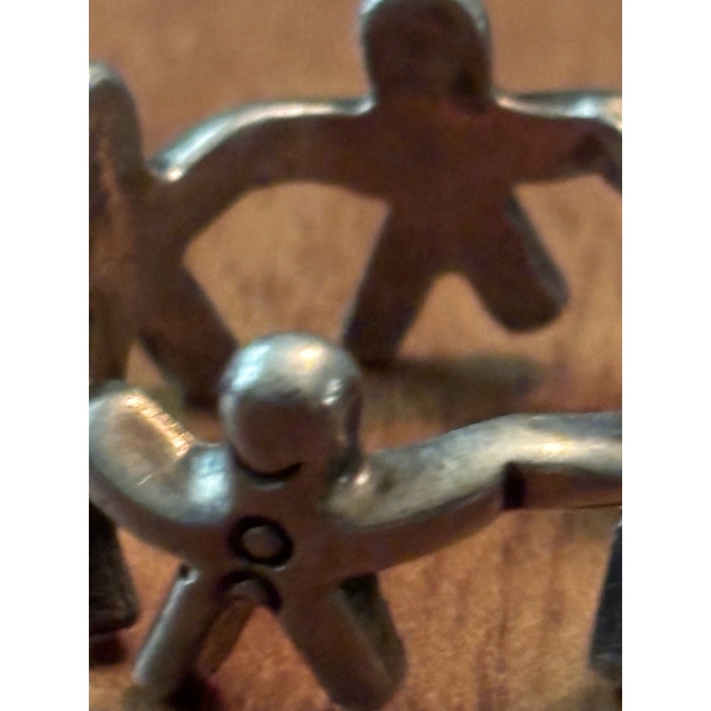 Children Holding Hands 925 Silver Band Ring Size 6 - Picture 3 of 8